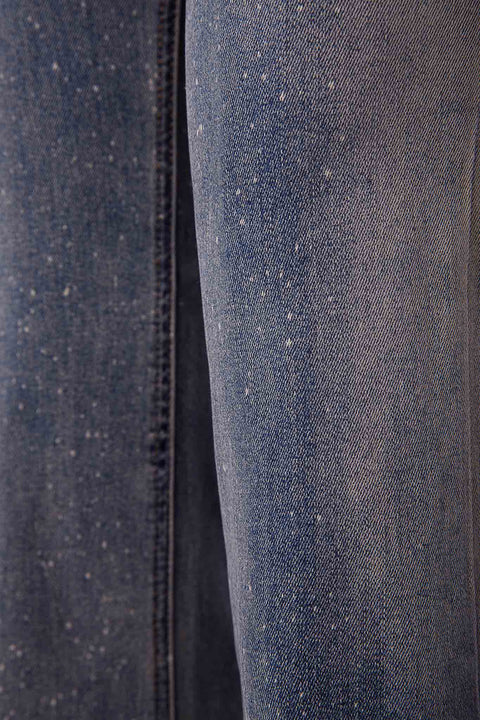 LOW RISE BELTED JEANS
