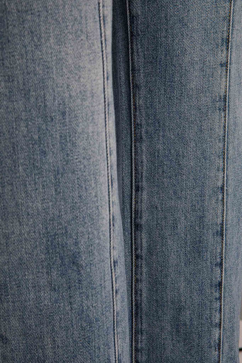 JEANS WITH SEAM DETAILS