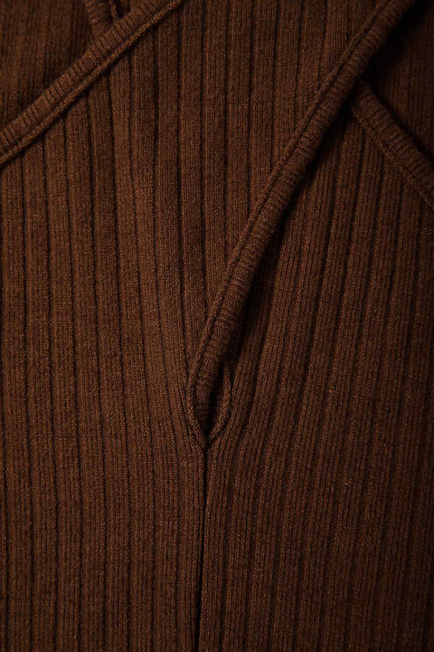 ΜΠΛΟΥΖΑ ΜΕ ΚΡΟΥΑΖΕ ΛΑΙΜΟΚΟΨΗ